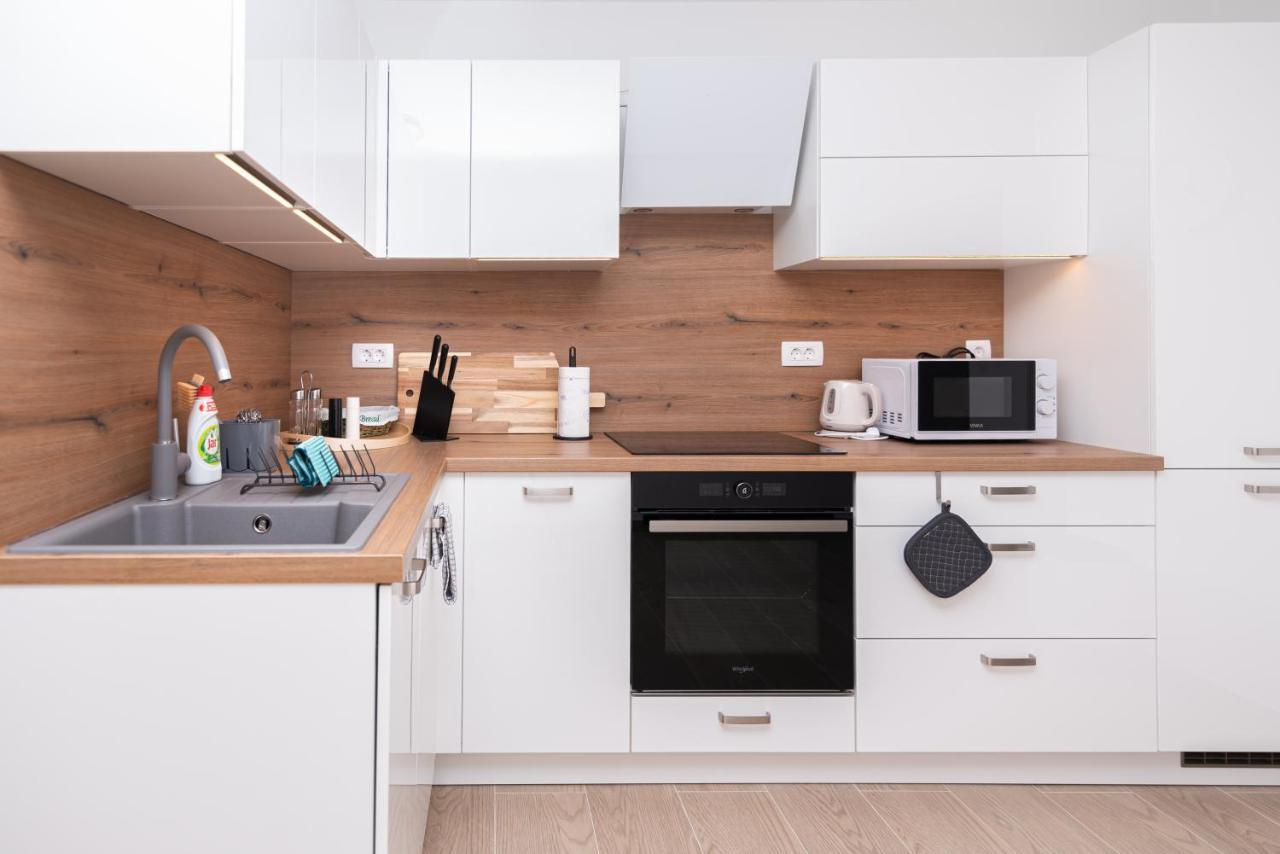 Apartment Emmi Омиш Экстерьер фото