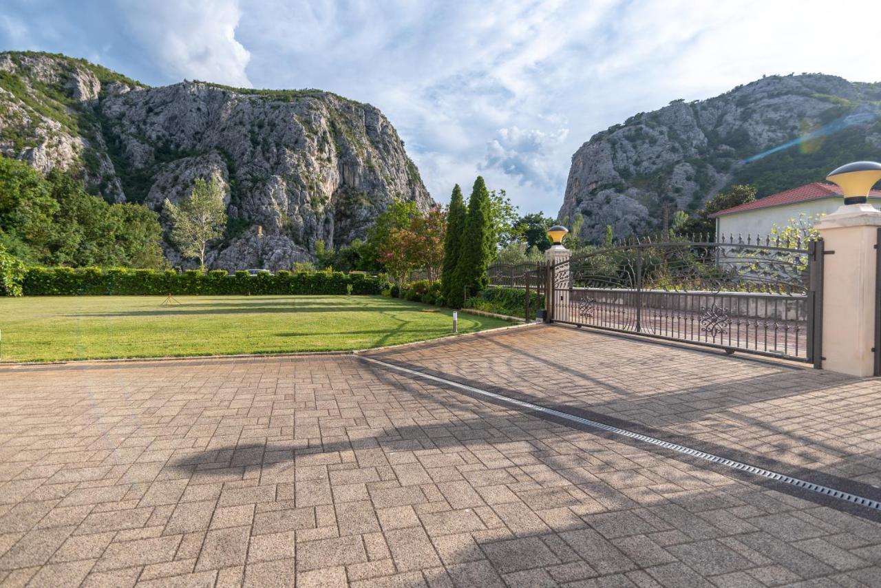 Apartment Emmi Омиш Экстерьер фото